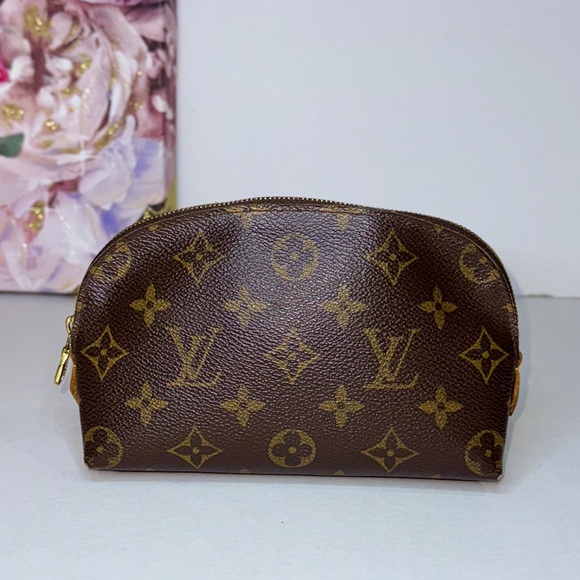 Louis Vuitton Demi Monogram Cosmetic pouch - Picture 10 of 11